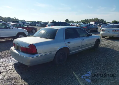 2002 Mercury Grand Marquis Gs z USA, uszkodzony, nr VIN 2MEFM74W82X609071